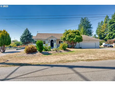 717 Old County Road Brookings OR 97415