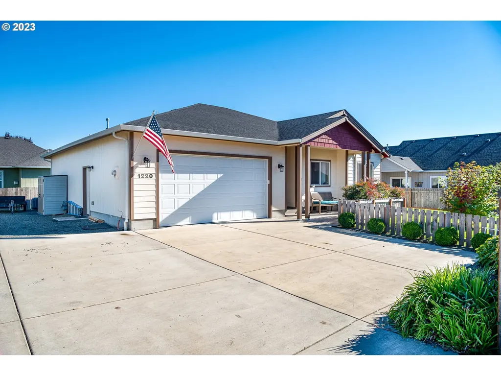 1220 Creswood Drive Creswell OR 97426