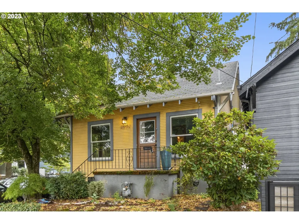 2903 Ne Couch Street Portland OR 97232
