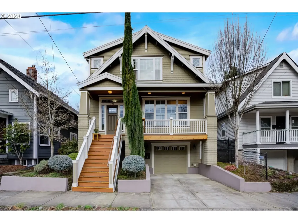 701 Ne Roselawn Street Portland OR 97211
