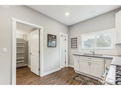 9499 N Trumbull Avenue Portland OR 97203