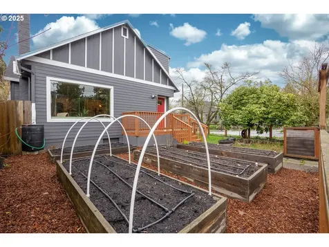 9499 N Trumbull Avenue Portland OR 97203