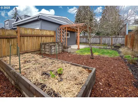 9499 N Trumbull Avenue Portland OR 97203