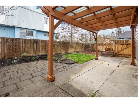 9499 N Trumbull Avenue Portland OR 97203