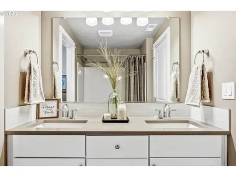776 Cheadle Lake Court Lebanon OR 97355