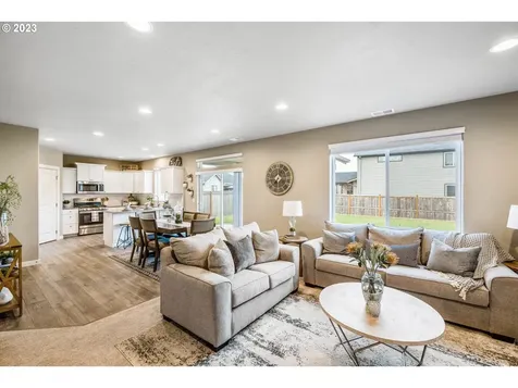 776 Cheadle Lake Court Lebanon OR 97355
