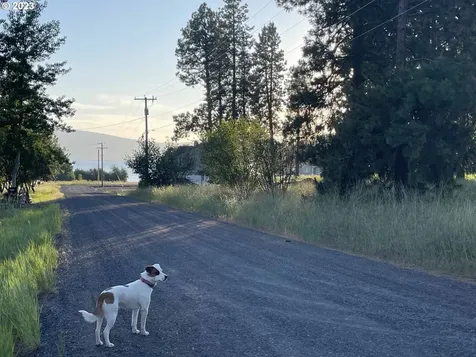 Twin Lakes Road Chiloquin OR 97624