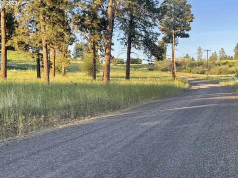 Twin Lakes Road Chiloquin OR 97624