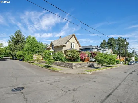 149 Se 80th Avenue Portland OR 97215