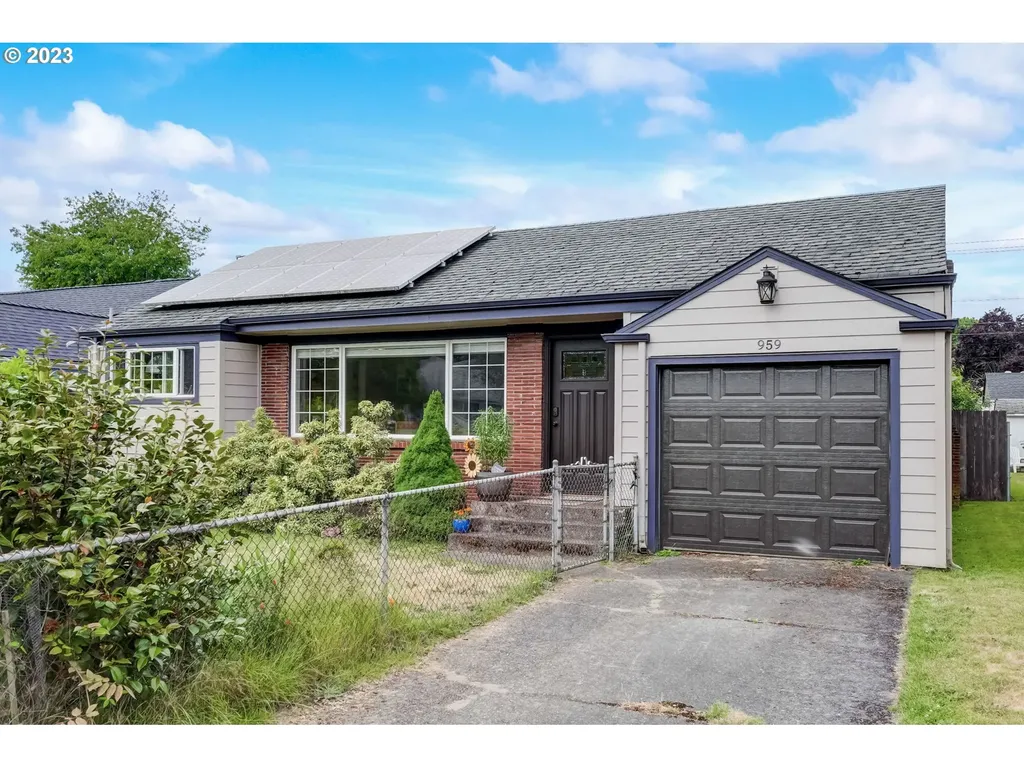 959 19th Avenue Longview WA 98632