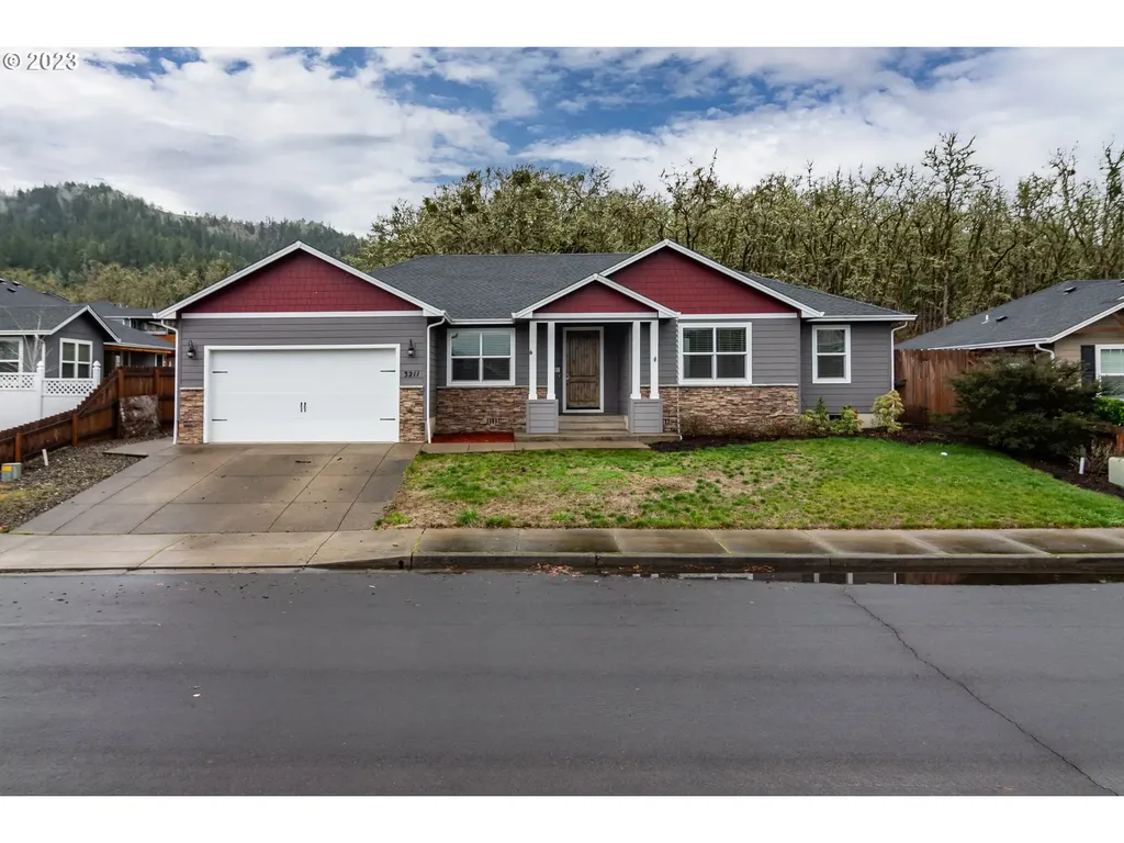 3211 Rosemary Avenue Roseburg OR 97471