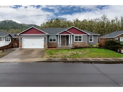 3211 Rosemary Avenue Roseburg OR 97471
