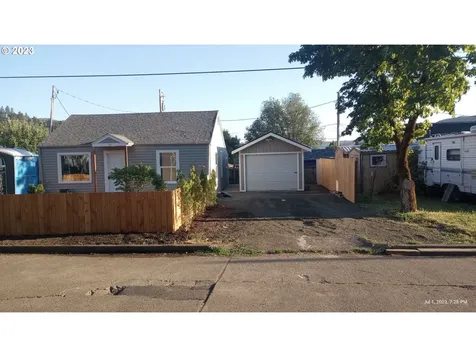 1331 Ne Klamath Avenue Roseburg OR 97470