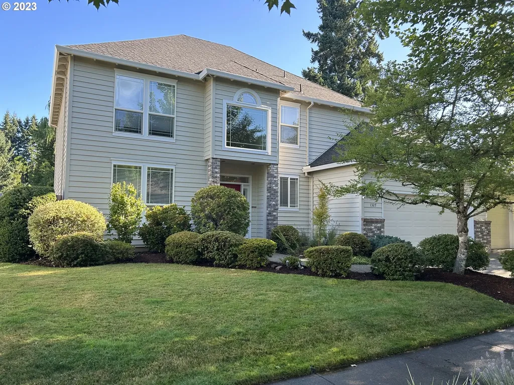 1327 High Touch Street West Linn OR 97068