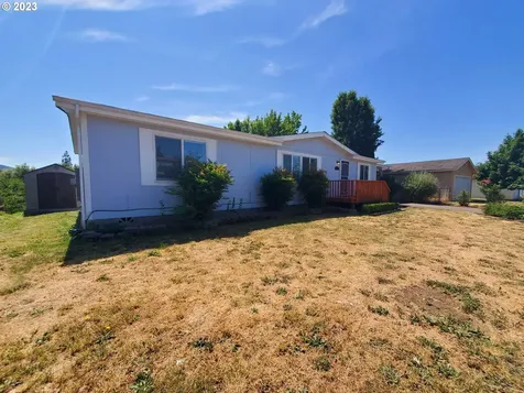 245 Adams Loop Roseburg OR 97471