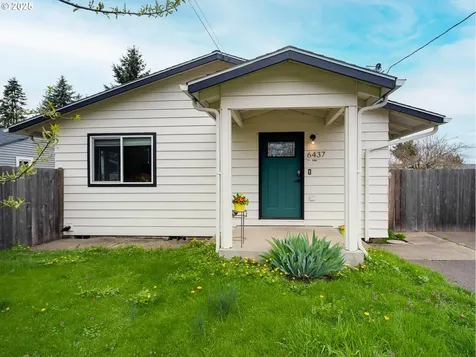 6437 SE Clatsop Street Portland OR 97206