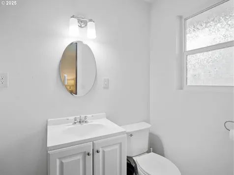 6437 SE Clatsop Street Portland OR 97206