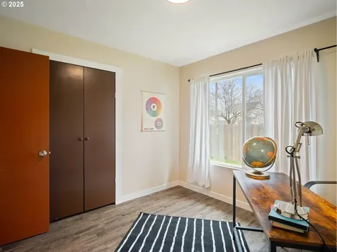 6437 SE Clatsop Street Portland OR 97206