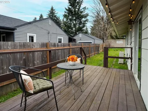 6437 SE Clatsop Street Portland OR 97206