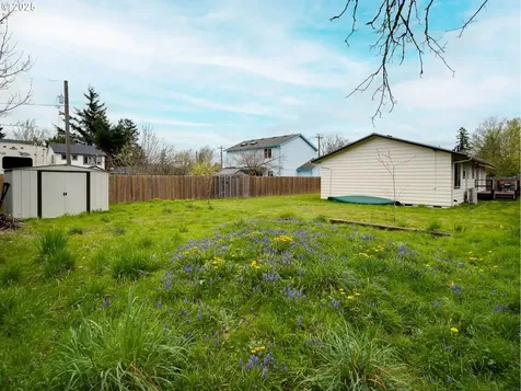 6437 SE Clatsop Street Portland OR 97206
