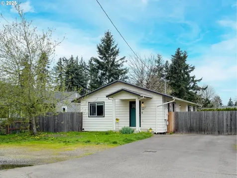 6437 SE Clatsop Street Portland OR 97206