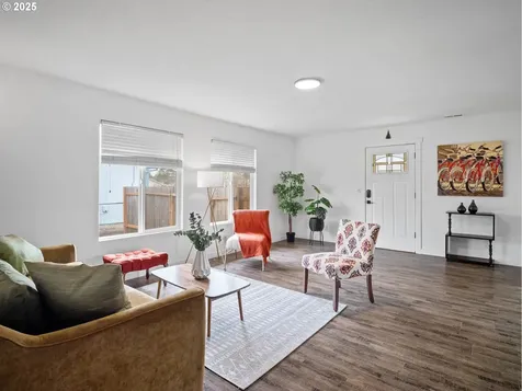 6437 SE Clatsop Street Portland OR 97206