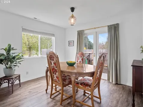 6437 SE Clatsop Street Portland OR 97206