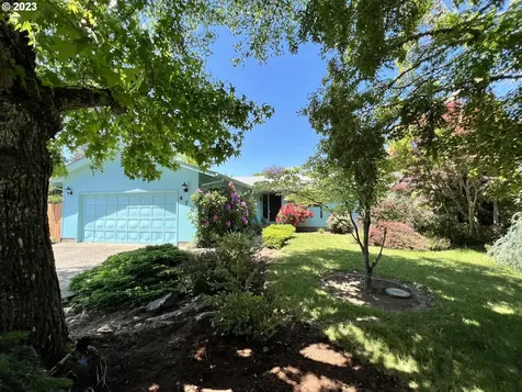 478 W Hazel Street Roseburg OR 97471