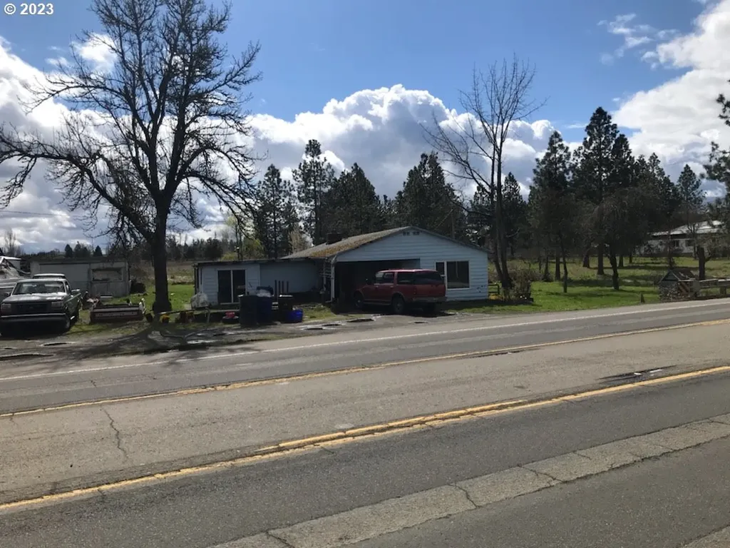 1424 W Main Street Molalla OR 97038