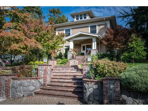 538 Se 62nd Avenue Portland OR 97215