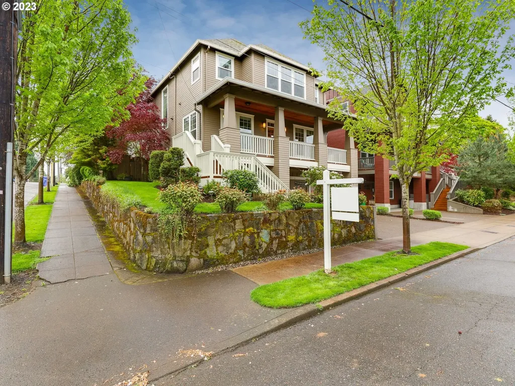 808 Sw Evans Street Portland OR 97219