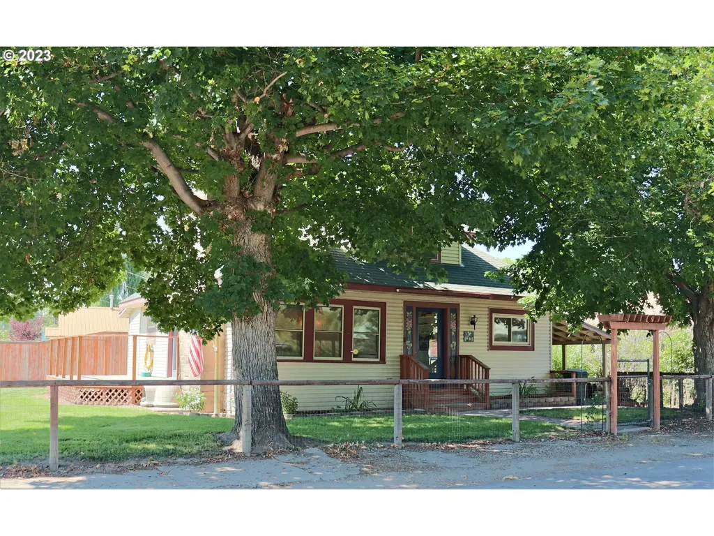 941 Rose Street Baker City OR 97814