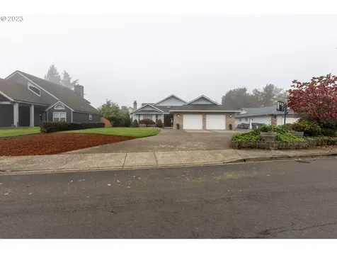 2829 NE Leathers Lane Mcminnville OR 97128