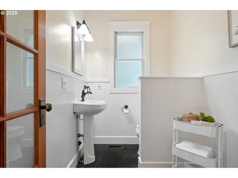 724 NE 28th Avenue Portland OR 97232