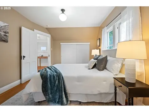 724 NE 28th Avenue Portland OR 97232