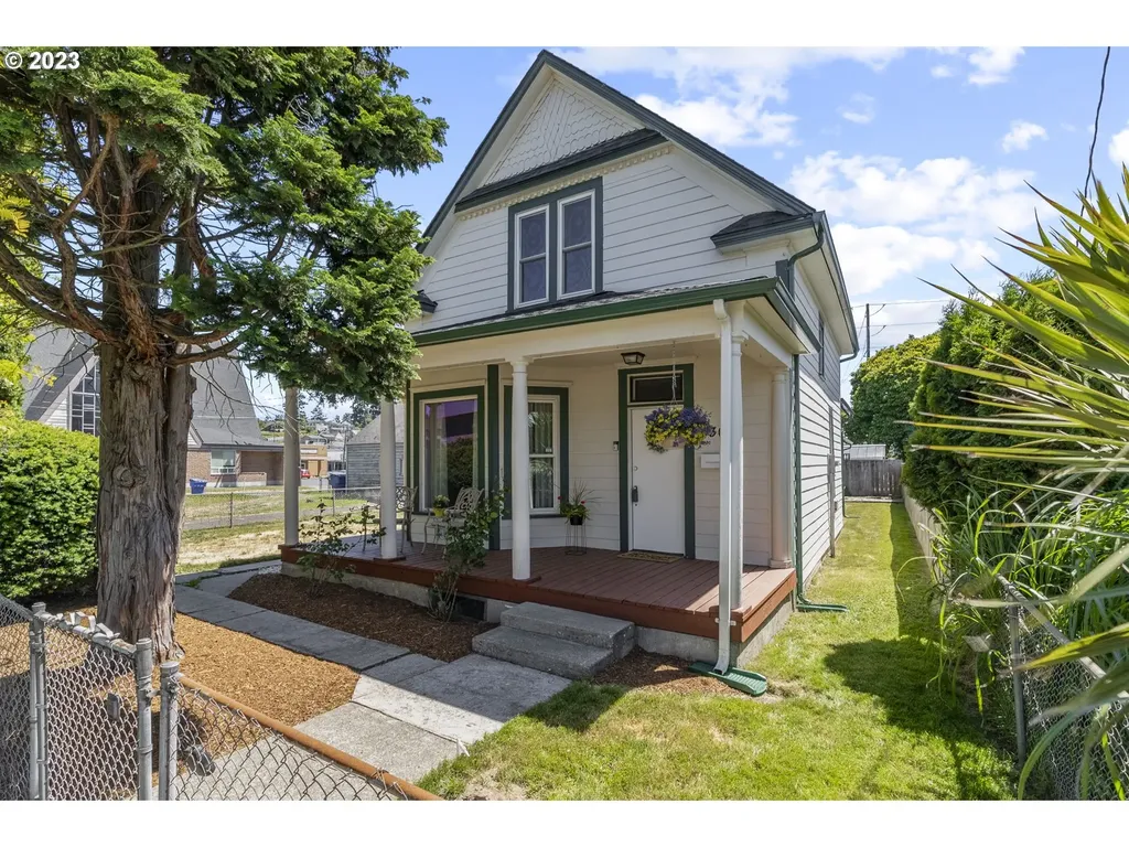 302 S 4th Avenue Kelso WA 98626