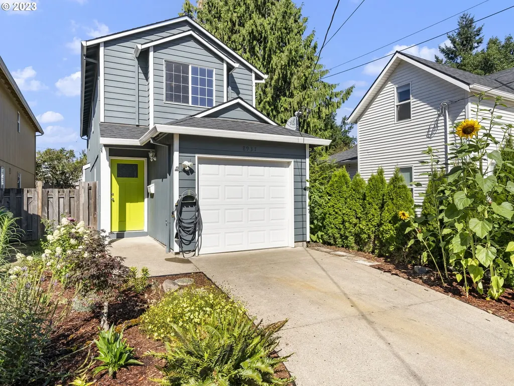 8937 N Bayard Avenue Portland OR 97217