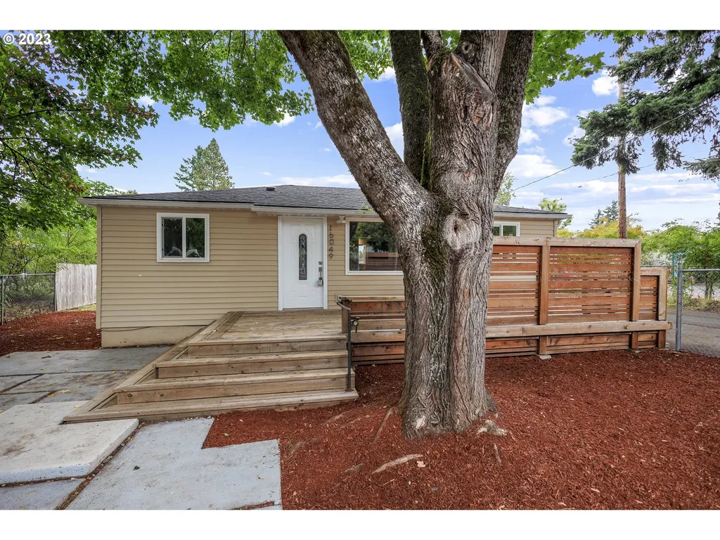 16049 SE Main Street Portland OR 97233