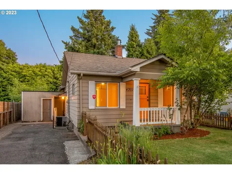 4302 Ne Holman Street Portland OR 97218
