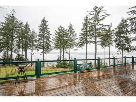 82478 Siltcoos Station Road Westlake OR 97493