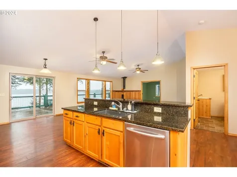 82478 Siltcoos Station Road Westlake OR 97493