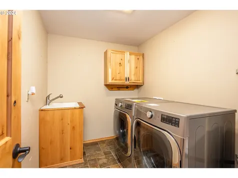 82478 Siltcoos Station Road Westlake OR 97493