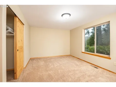 82478 Siltcoos Station Road Westlake OR 97493