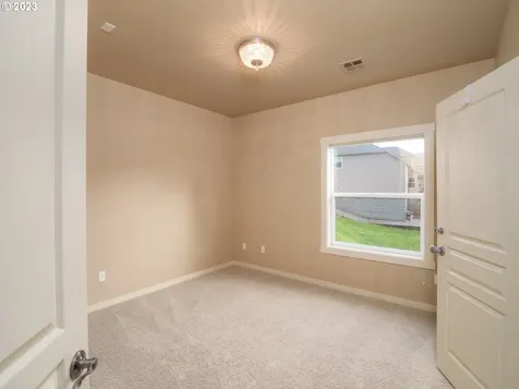 976 NW Southwater Drive Roseburg OR 97471