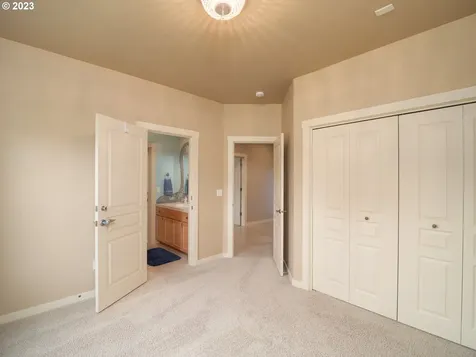 976 NW Southwater Drive Roseburg OR 97471
