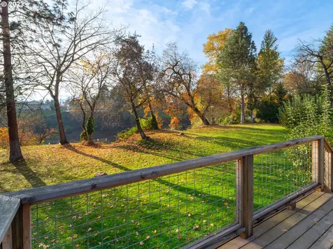 976 NW Southwater Drive Roseburg OR 97471