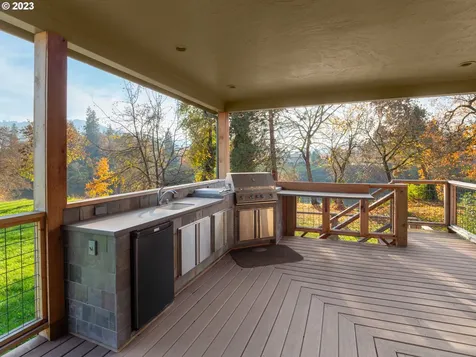 976 NW Southwater Drive Roseburg OR 97471