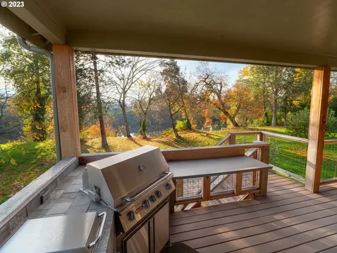 976 NW Southwater Drive Roseburg OR 97471