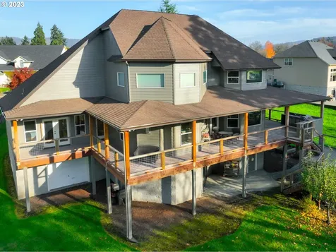 976 NW Southwater Drive Roseburg OR 97471