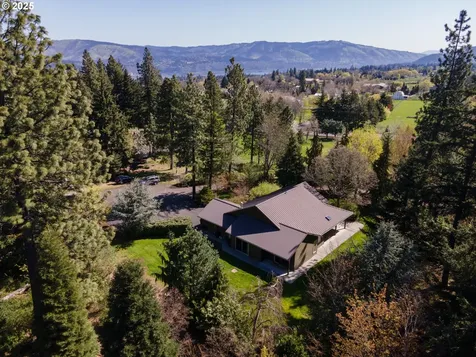 700 Country Club Road Hood River OR 97031